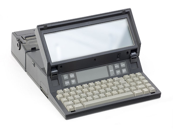 2. Gavilan. Созданный в 1983 году этот портативный компьютер создал настоящую революцию. Внутри был процессор Intel 8088 частотой 5MHZ. 