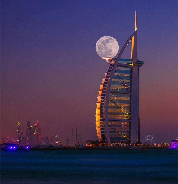 1. «Супер Луна» в Дубаи.