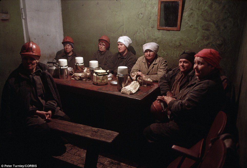 17. Женщины шахтеры Новокузнецка. Июнь 1991 год.