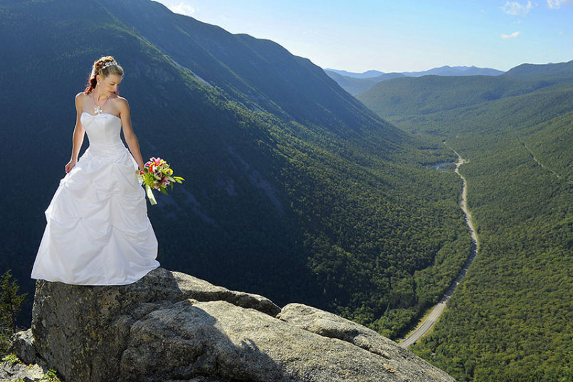 10. Свадебная фотосессия на скалах Нью-Гемпшира, США.