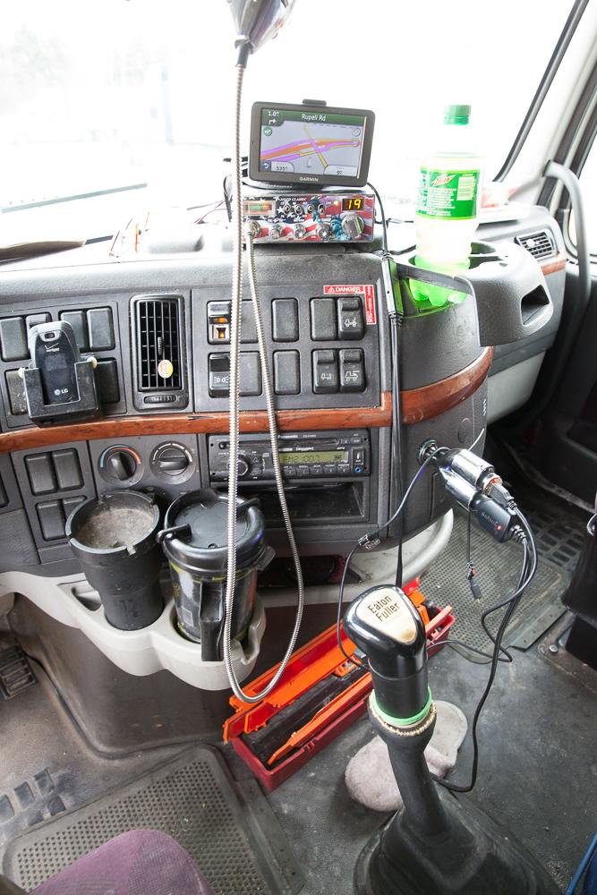 9. Радиостанция и GPS-навигатор – незаменимые помощники, если вы занимаетесь грузоперевозками.
