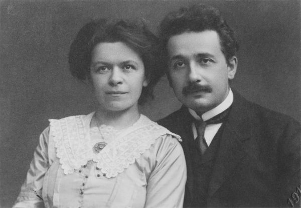 3. Лизерль Эйнштейн была первым ребенком Альберта и его первой жены Милевы Марич. Тем не менее о девочке нет никаких официальных записей, кроме писем между Эйнштейном и Марич. Предположительно ребенок родился с психическим расстройством.
