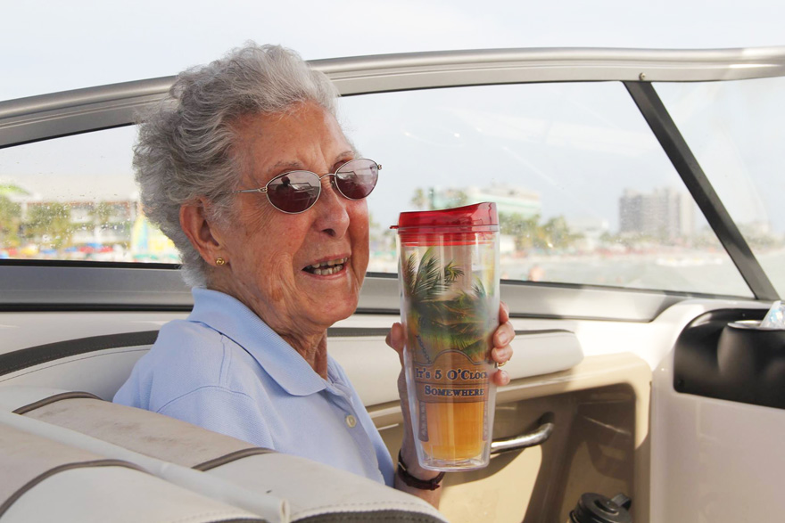 1. Когда 90-летней Норме сказали, что у нее рак, она решила отправиться в грандиозное путешествие.