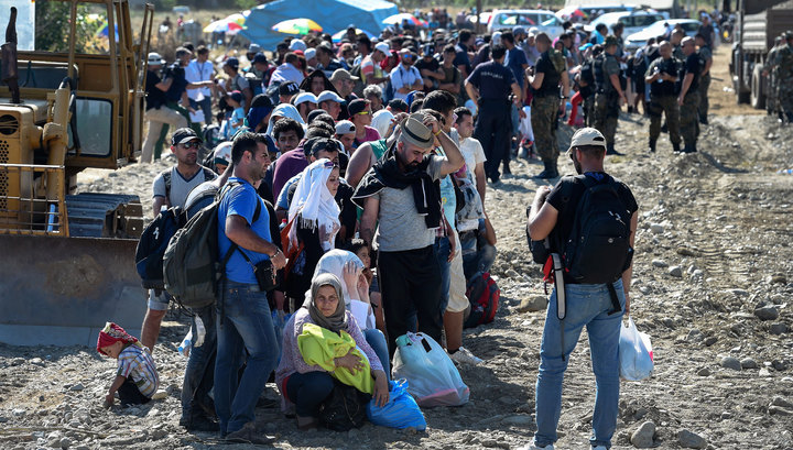 Несмотря на то, что большинство мигрантов сконцентрировано в Германии, исходя из плотности населения больше всего от мигрантов страдает Венгрия. Венгры даже закрыли границу с Хорватией, чтобы остановить поток мигрантов. 1800 беженцев на 100000 человек местного населения зафиксировано в Венгрии. Швеция - 1667 на 100000 человек. Германия – 587 на 100000 человек.