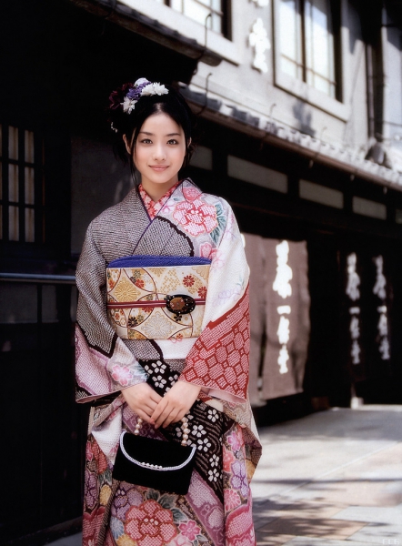 11. Кимоно – главная национальная одежда Японии. Сегодня его надевают на официальные мероприятия. 