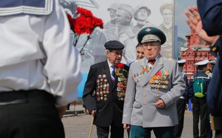 20. Ветераны Великой Отечественной Войны прошлись по Красной площади.