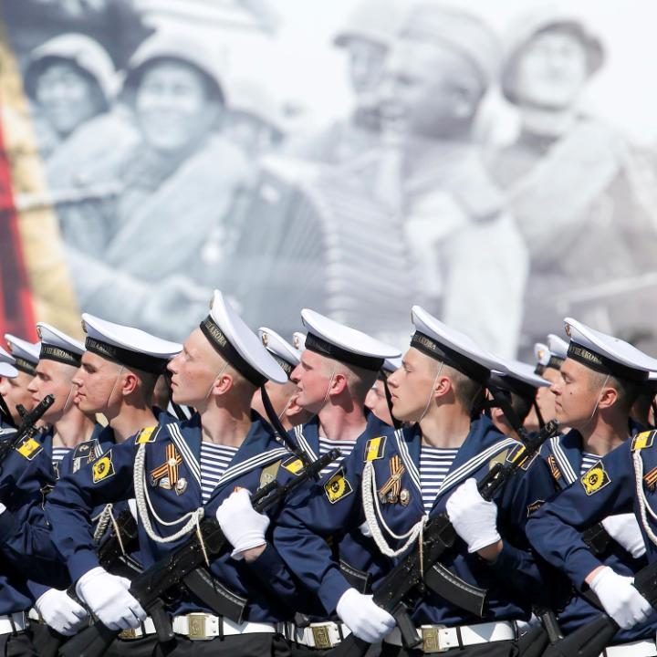 21. Российские моряки.