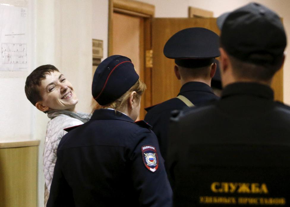 6. Помилование Савченко было совершено в целях обмена ее на российских граждан, приговоренных в Киеве к 14 годам тюрьмы.