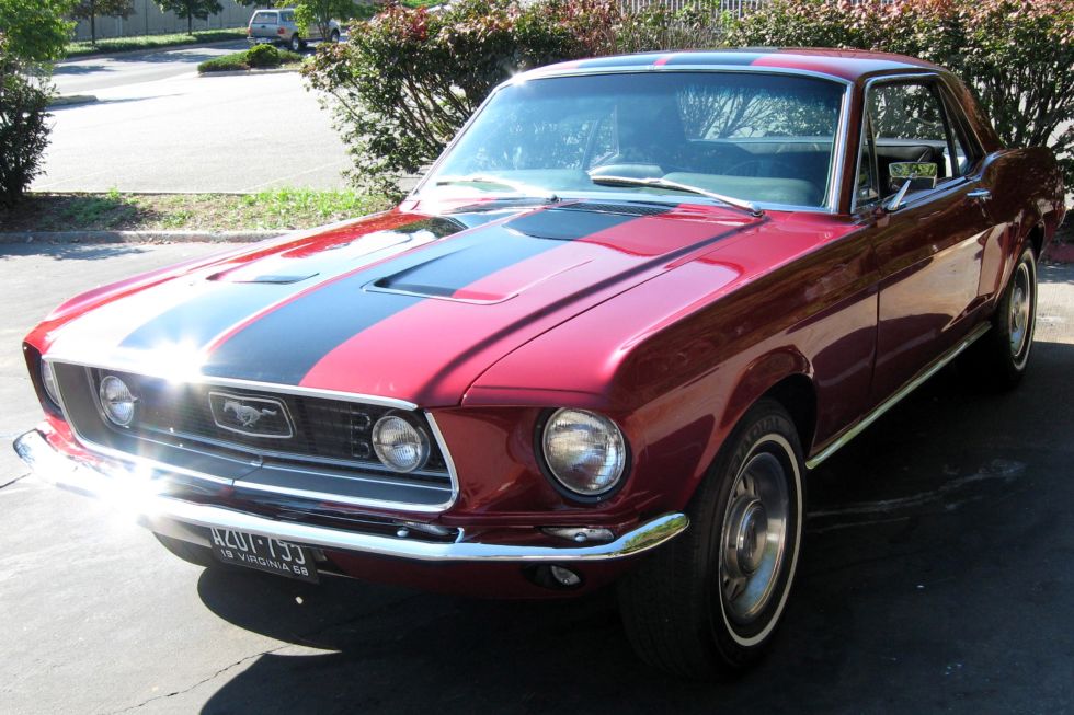 12. Ford Mustang GT 1968 года.