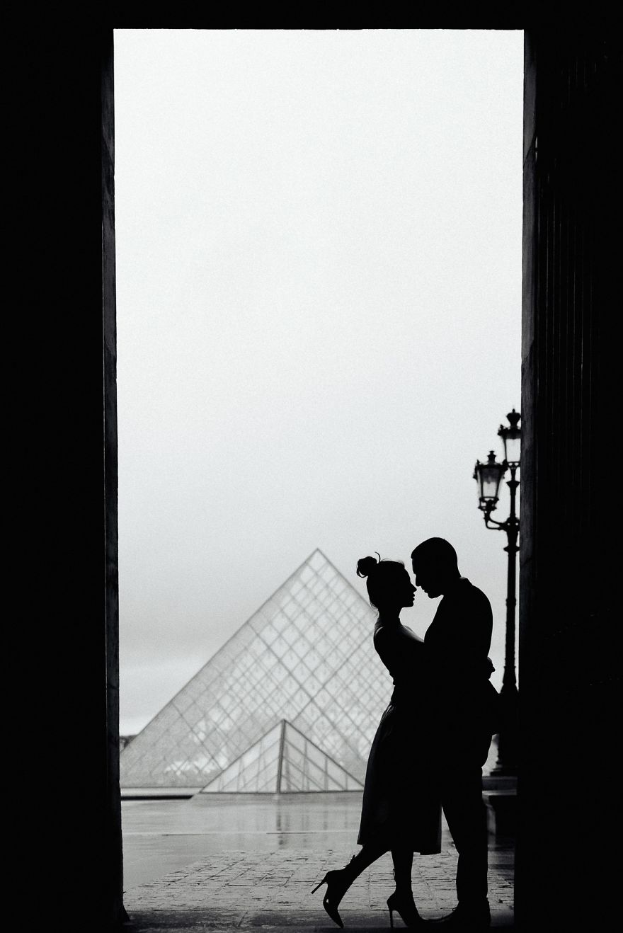 24. Элегантная и фантастическая фотография – Поцелуй в Париже. Фотограф – Глория Вилла.