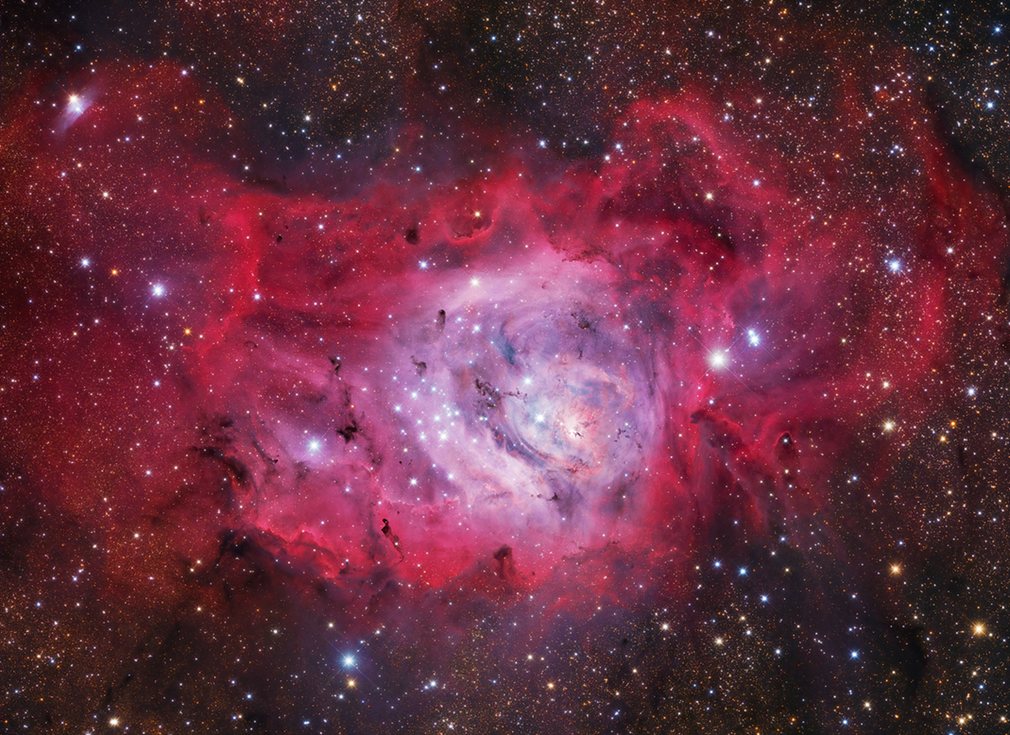 2. Иван Эдер (Венгрия) – М8 – туманность Лагуна. Новые звезды образующиеся в туманности Лагуна, расположенной примерно в 5000 световых лет от нашей планеты.