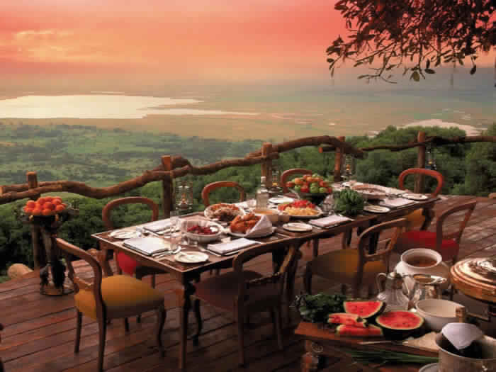 12. Ресторан Ngorongoro Crater Lodge, Нгоронгоро, Танзания.