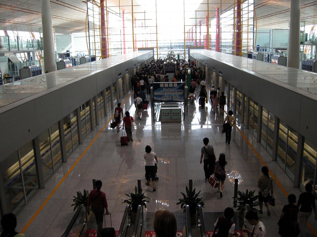 15. Шоуду - крупнейший аэропорт Пекина. Пассажирооборот – 89 938 628 пассажиров. 