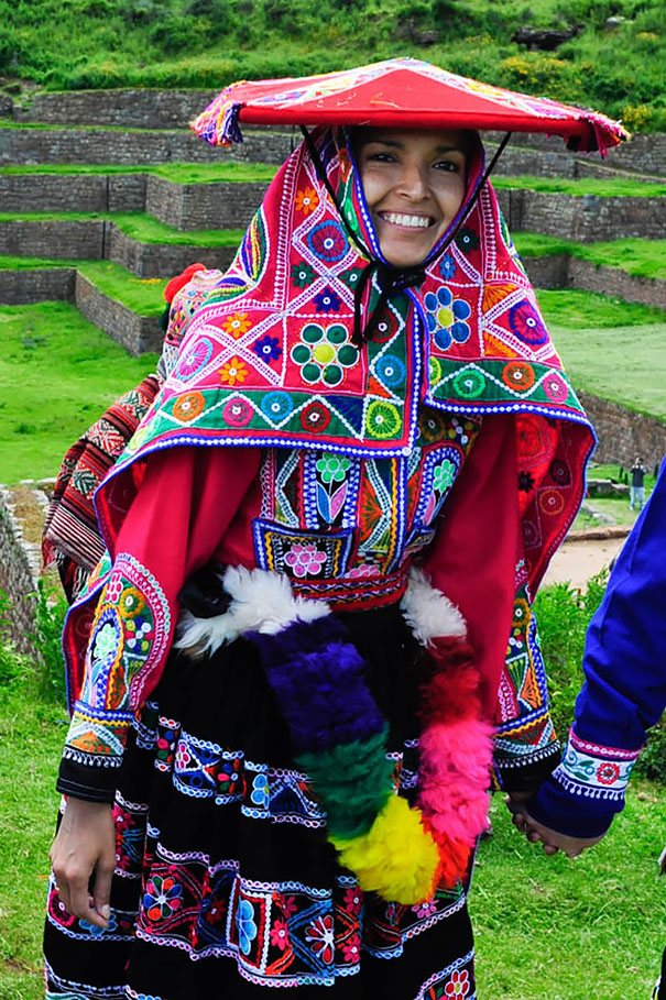 11. Традиционный наряд невесты в Священной долине инков (Перу).
