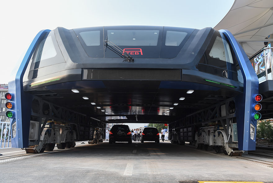 3. Впервые  идею «антипробкового» автобуса предложили на Международной High-Tech Expo выставке в Пекине в мае. 