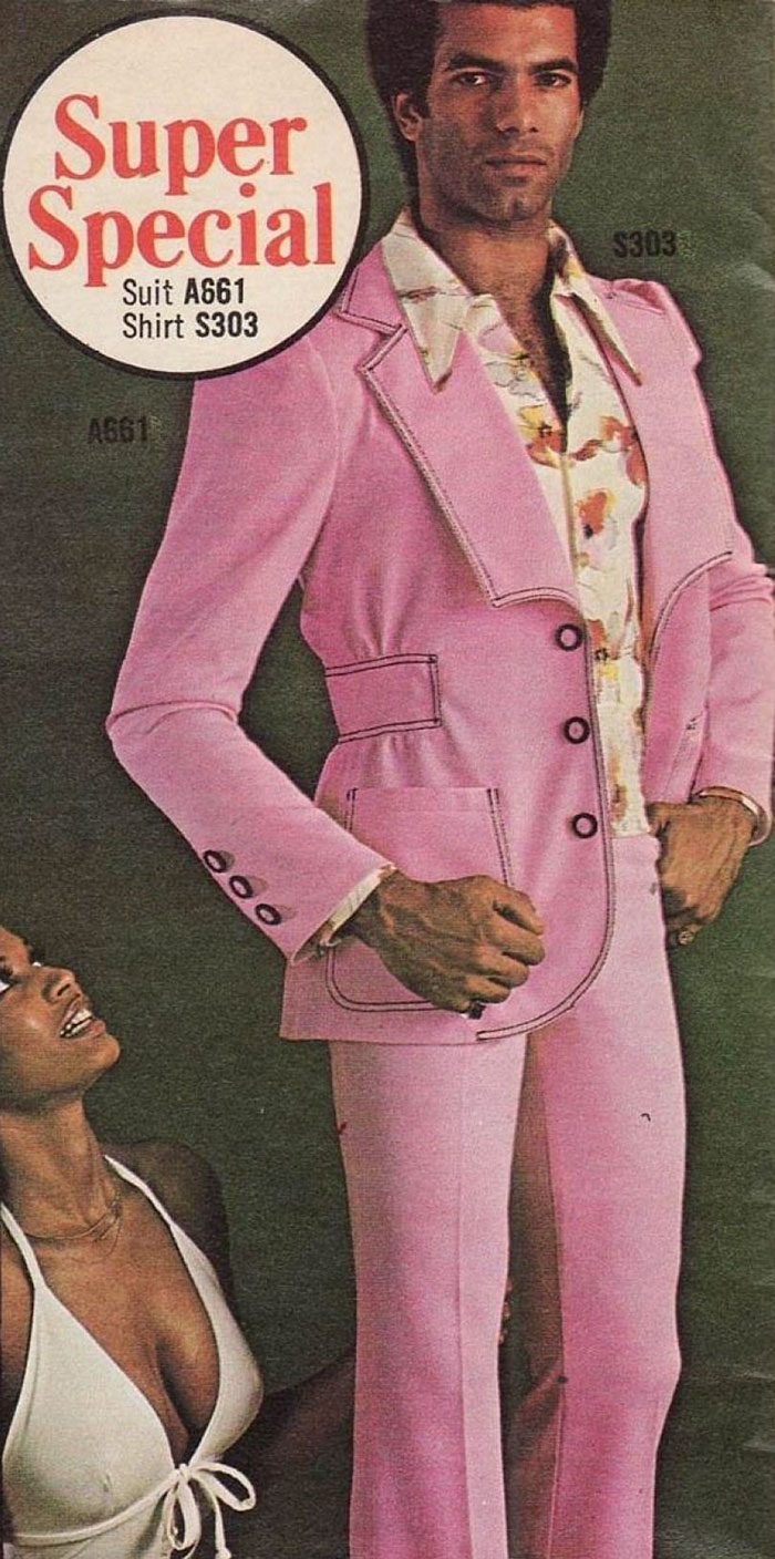 9. Смелый розовый мужской костюм.