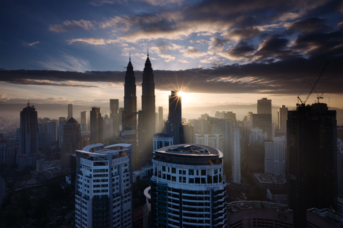 1. Куала-Лумпур – столица Малайзии и самый густонаселенный город в стране. Население – свыше 1.5 миллиона человек.