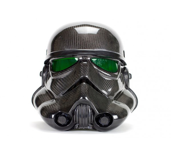 8. Шлем штурмовика из Звездных войн от San Diego Composites. Шлем выполнен из углеродного волокна и является очень легким, но весьма прочным.