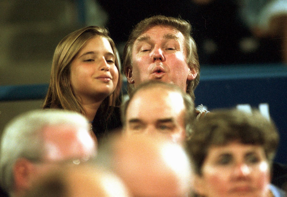 9. Дональд Трамп и его дочь Иванка на теннисном матче в Нью-Йорке.