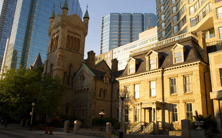 9. «Ганнибал»: дом и офис доктора Лектера – Торонто, Канада.