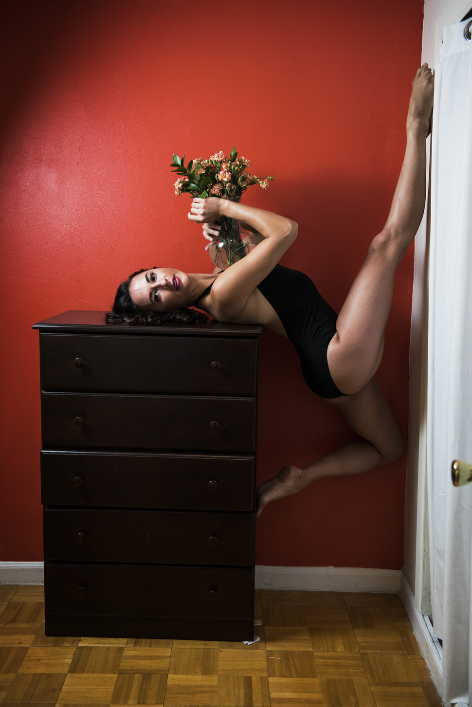 6. Даниелла Шульц – танцовщица в Метрополитен-опера живет в коммунальной квартире в Бруклине.