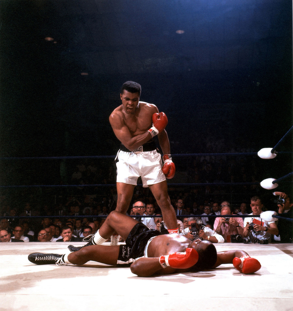 4. Мухаммед Али против Сонни Листона, Нил Лейфер, 1965.