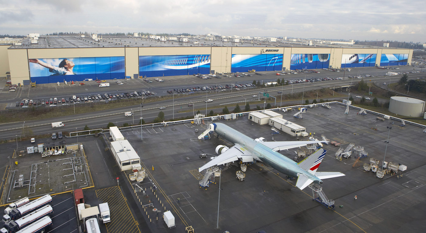 5. Крупнейшая фабрика - Boeing Everett Factory, Эверетт, штат Вашингтон. На этом заводе собирают самолеты Boeing. Кстати, ежедневно завод проводит 90-минутные экскурсии.
