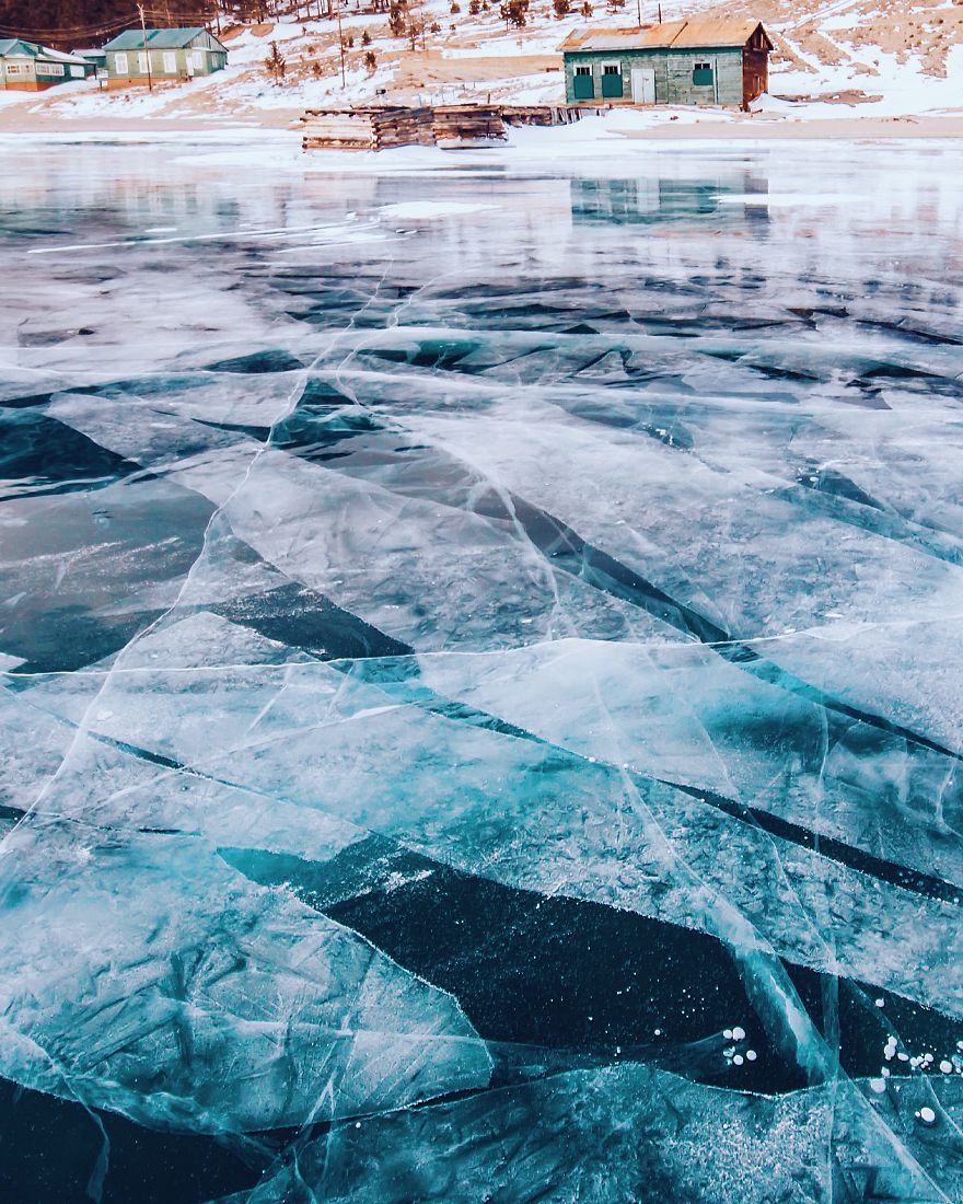 10. Лед на Байкале – самый прозрачный в мире. И это действительно так.