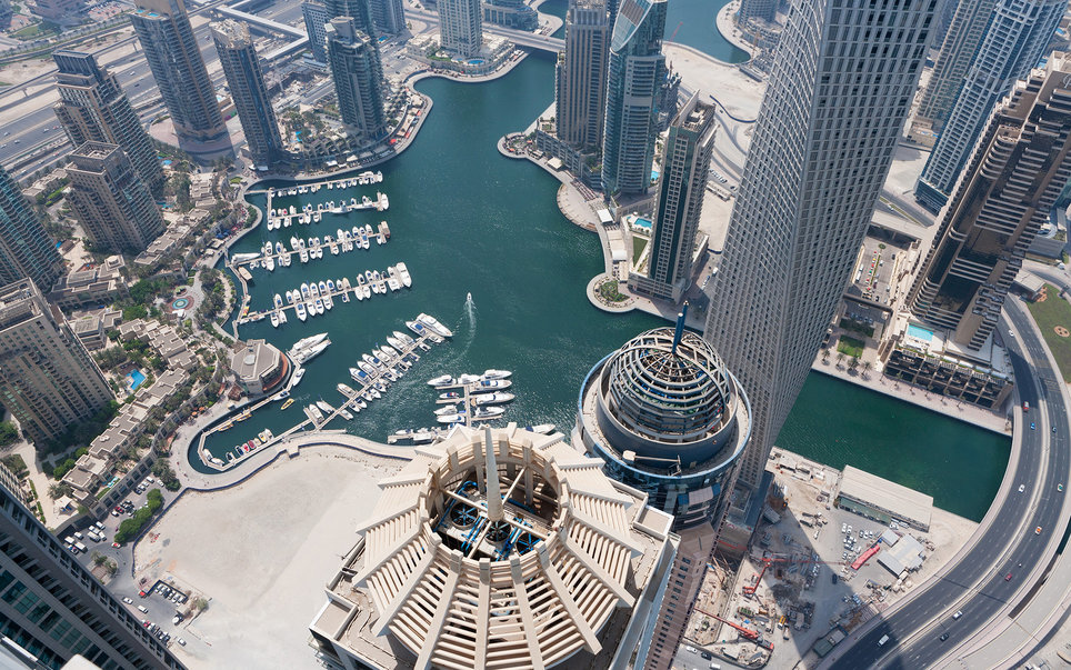 16. Вид на Дубай Марина с небоскреба Princess Tower.