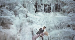 фотосессия у замерзшего водопада