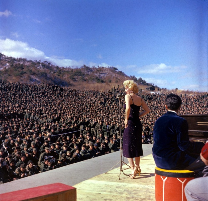 3. Мэрилин Монро выступила с речью перед тысячами американских солдат в Корее в 1954 году.