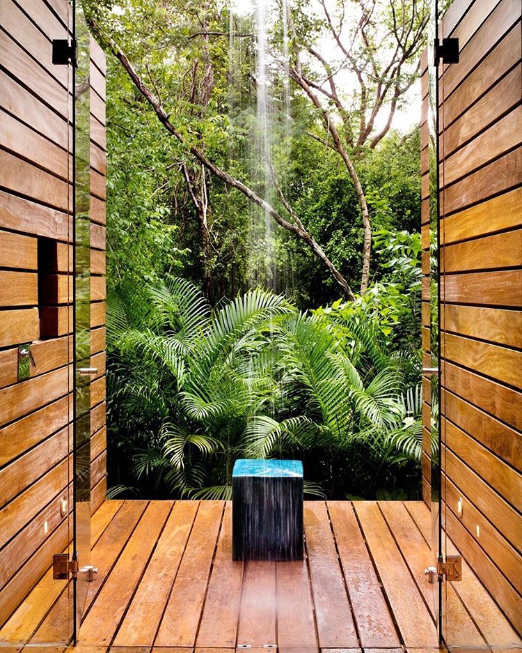 6. Зачем принимать душ дома, если можно принять душ в джунглях?