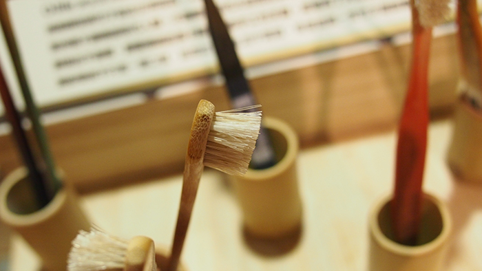 10. Переключитесь на бамбуковую зубную щетку.