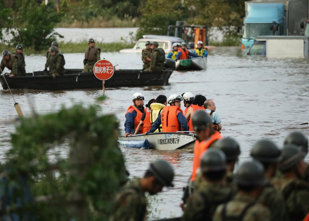 5. Спасательные работы в затопленных районах в Каваго.
