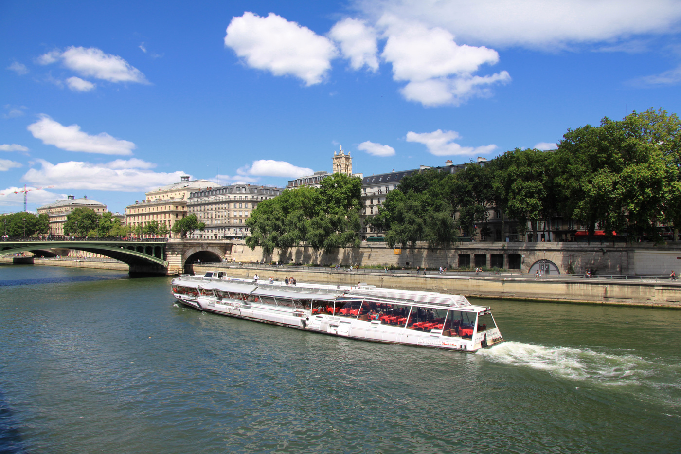 Назовите самую длинную реку франции. Река сена во Франции. Река сена в Париже. Сена (река) реки Франции. Река сена на французском.