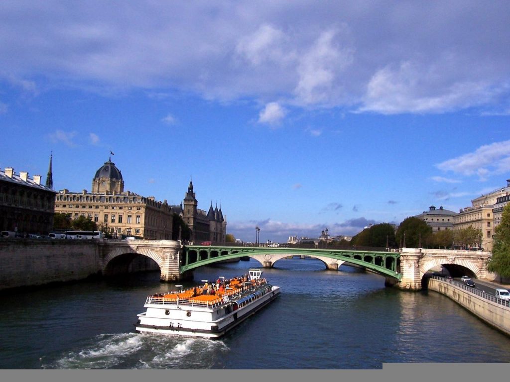 Сена на французском. Река сена во Франции. Река сена в Париже. Река Сенна. Достопримечательности Франции. Река сена.