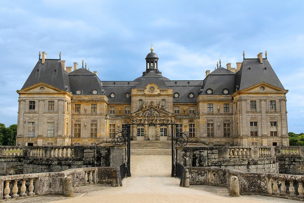 Замок господина. Замок во-Ле-Виконт Франция. Николя Фуке дворец во-Ле-Виконт. Во-Ле-Виконт. Château de Vaux-le-Vicomte. Замок во-Ле-Виконт Франция план.