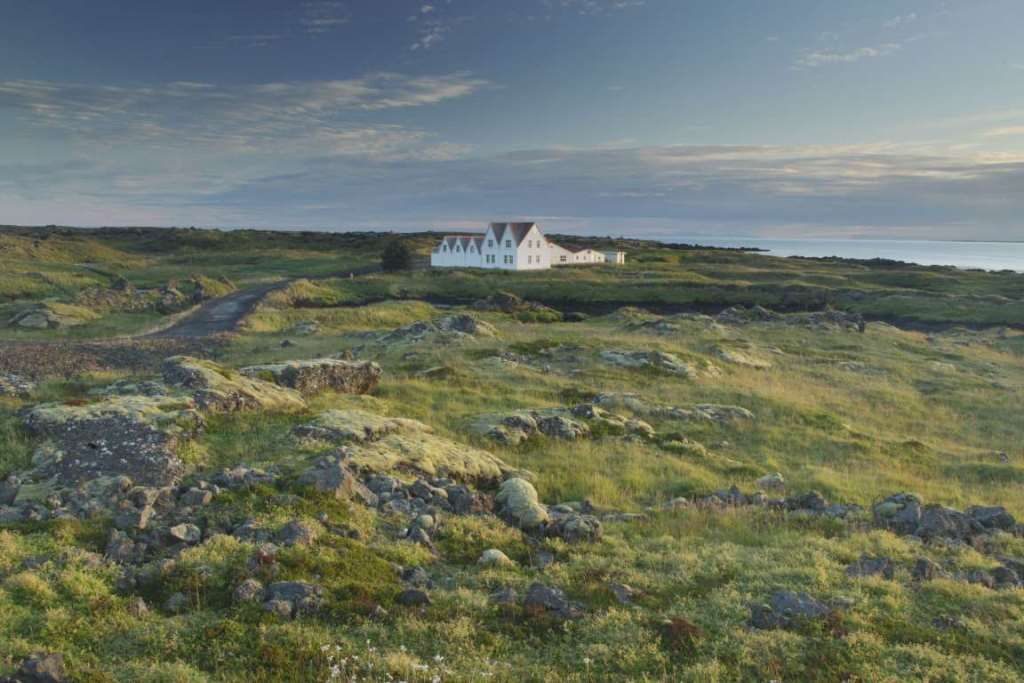 doma-na-krayu-zemli-10