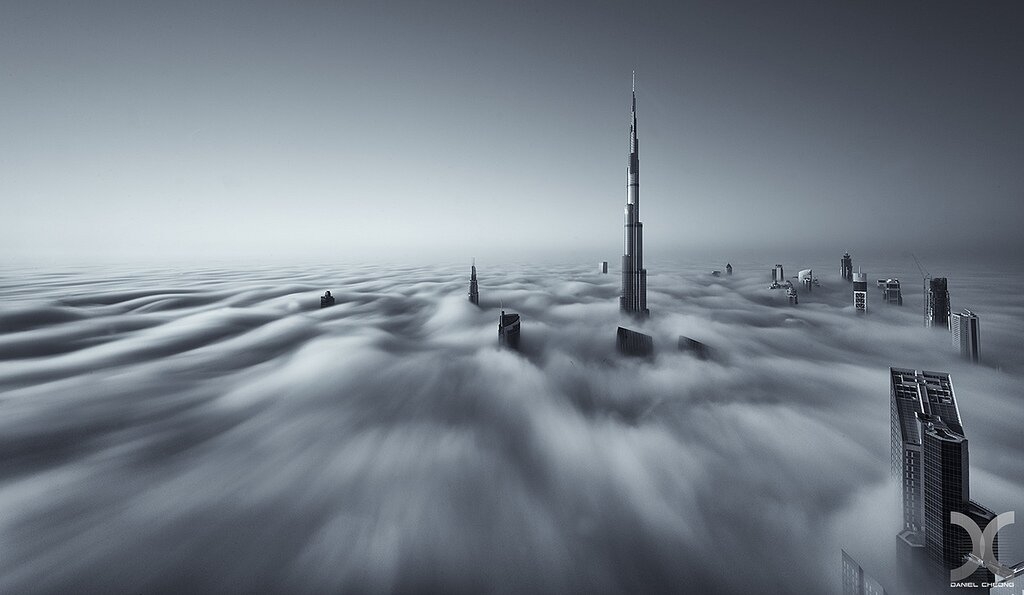 Дубай окутанный туманом-10