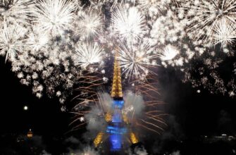 feericheskoe-shou-nad-ejfelevoj-bashnej-4