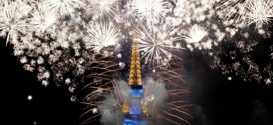 feericheskoe-shou-nad-ejfelevoj-bashnej-4