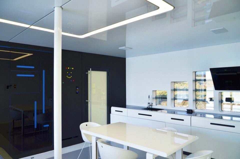 futuristicheskij-dom-na-vode-6