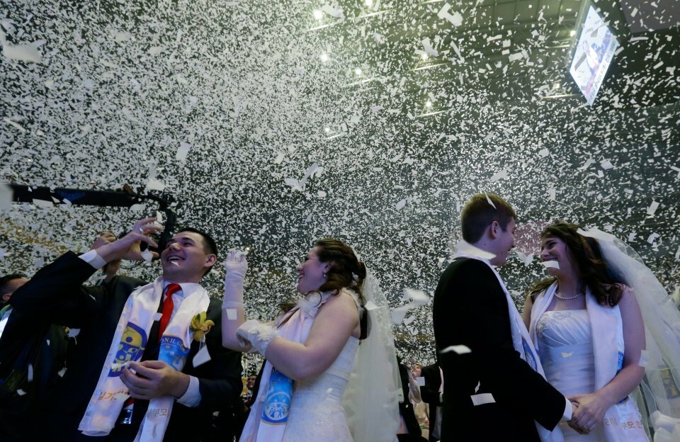 Массовое бракосочетание в секте Муна-13