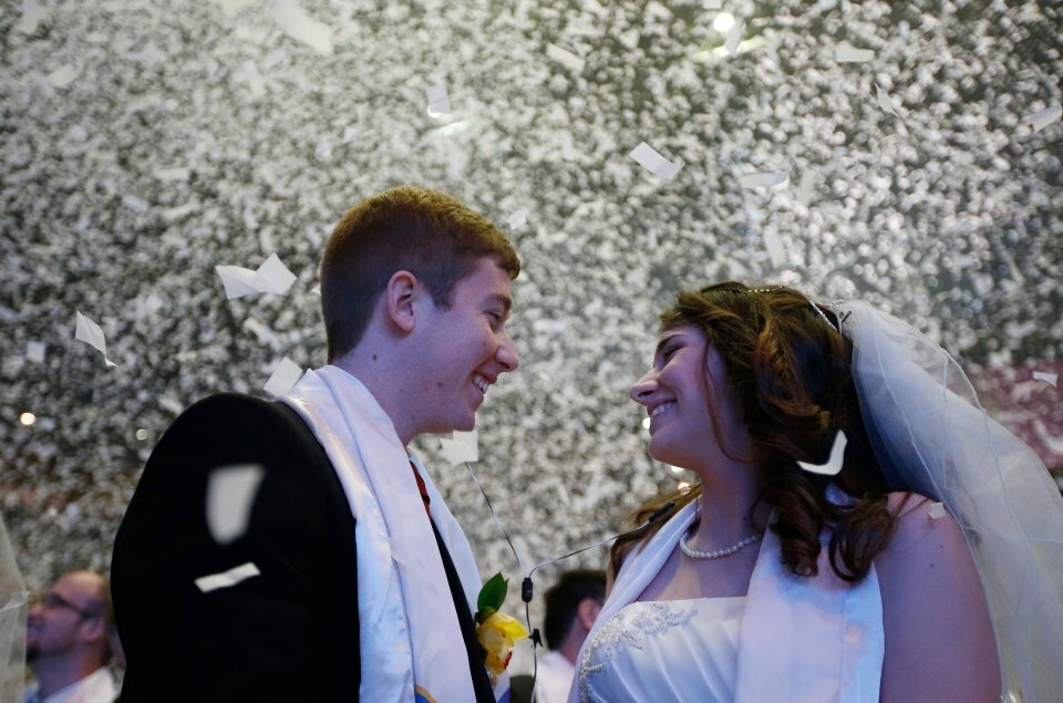 Массовое бракосочетание в секте Муна-8