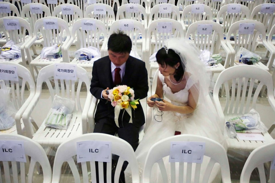 Массовое бракосочетание в секте Муна-9