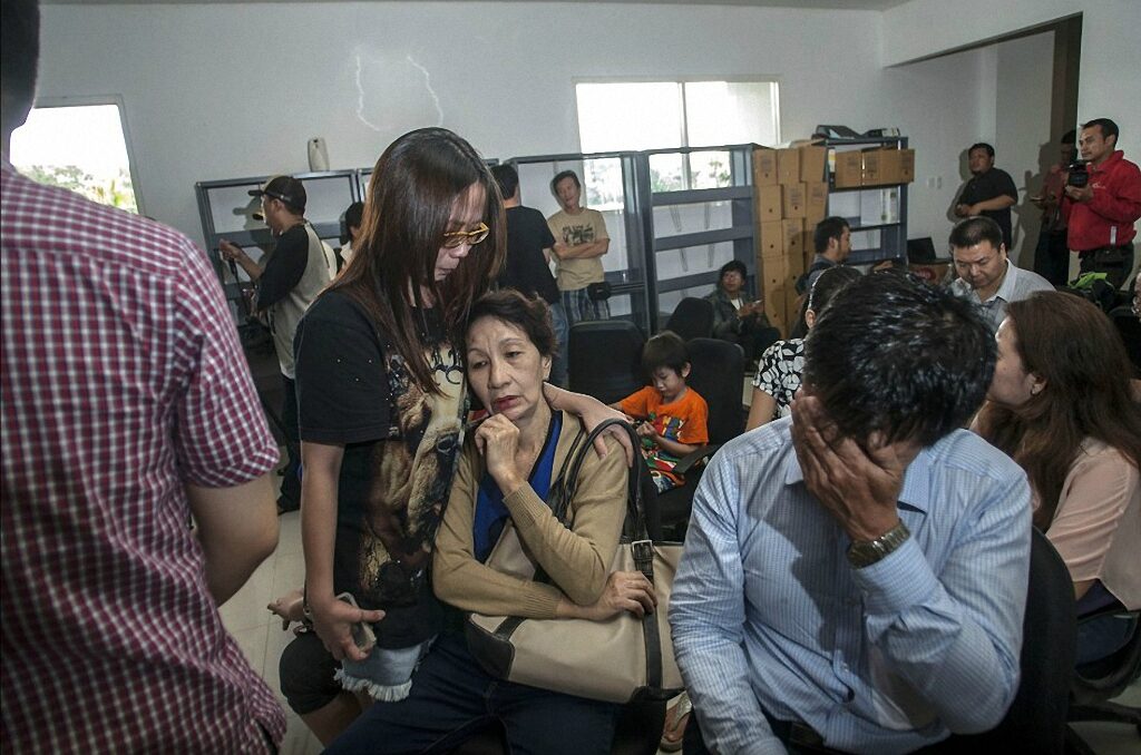 opyat-ischez-malazijskij-samolyot-12