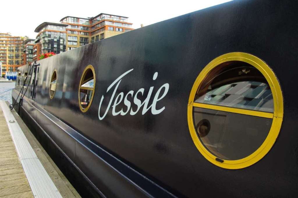 samye-interesnye-plavuchie-doma-19