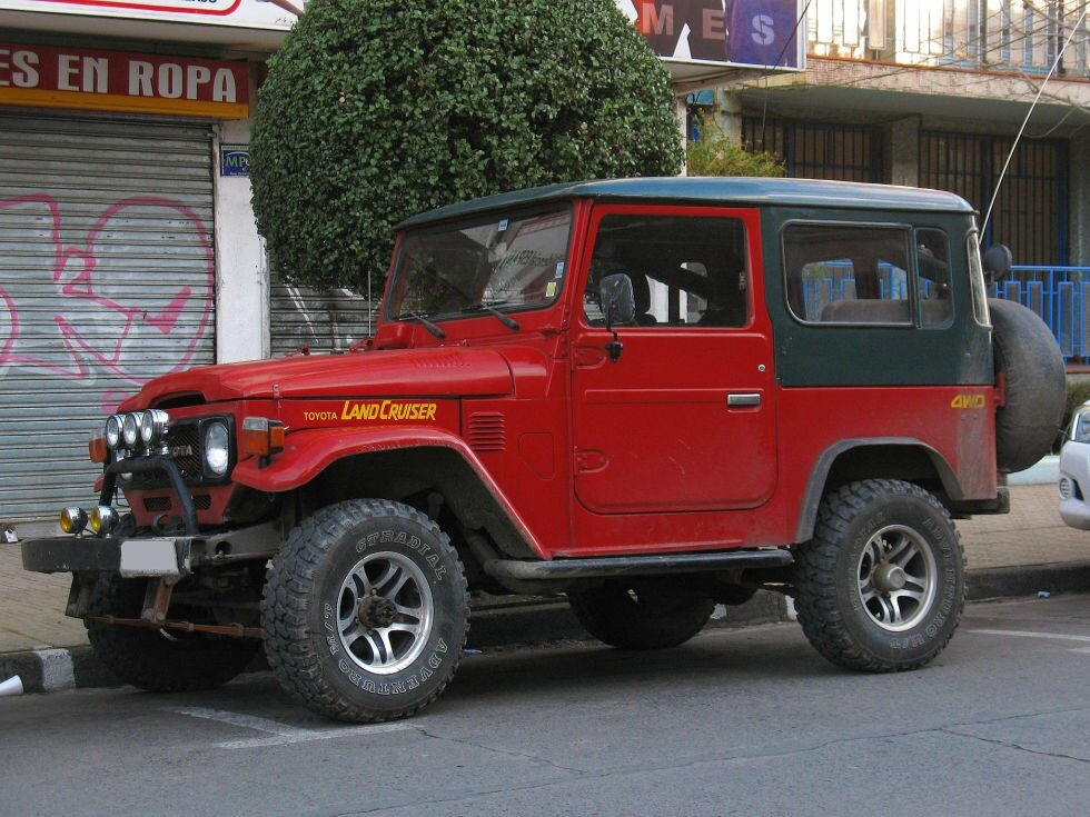 4. Toyota FJ40 Land Cruiser 1960-1983.