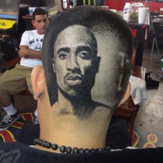 11. На фото – рэпер Тупак Шакур. Сегодня Роб получает клиентов через соцсети и просто по рекомендациям от знакомых.