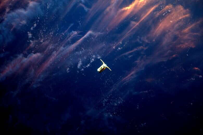 nasa-image-of-the-orbital-atks-cygnus-spacecraft-approaching-the-international-space-station